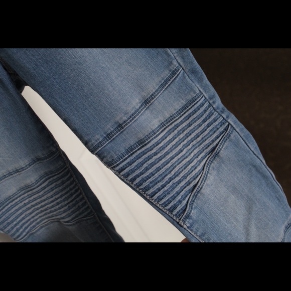 BRAND NEW DETAILED BLUE JEANS !!!! - Picture 2 of 2